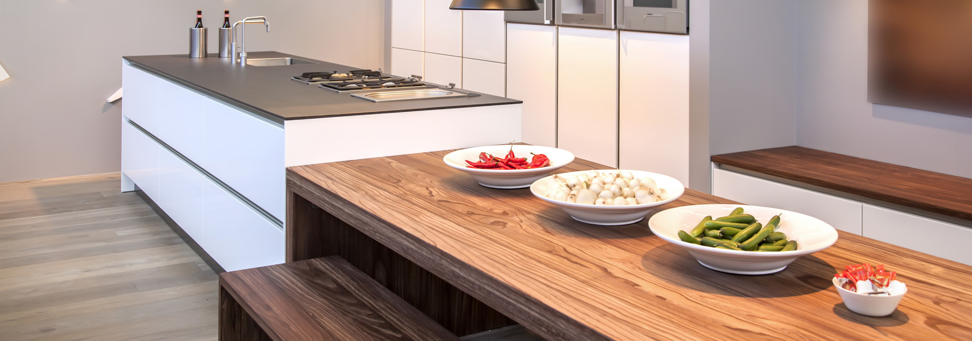 Table de cuisine en bois Table de cuisine en bois